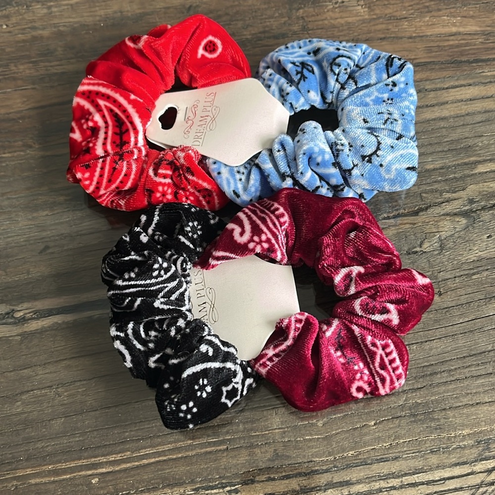 NWT, Dream Plus, Velvet Scrunchies, 4ct